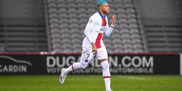  斯特拉斯堡门将神勇发挥，多次扑救保住平局