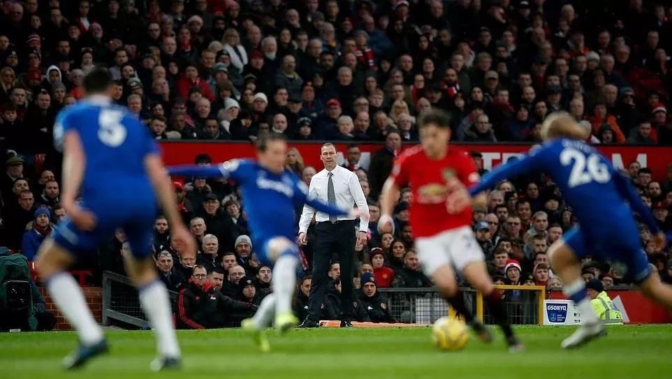  卡利亚里主场遇挫，不敌劲旅暴露实力差距